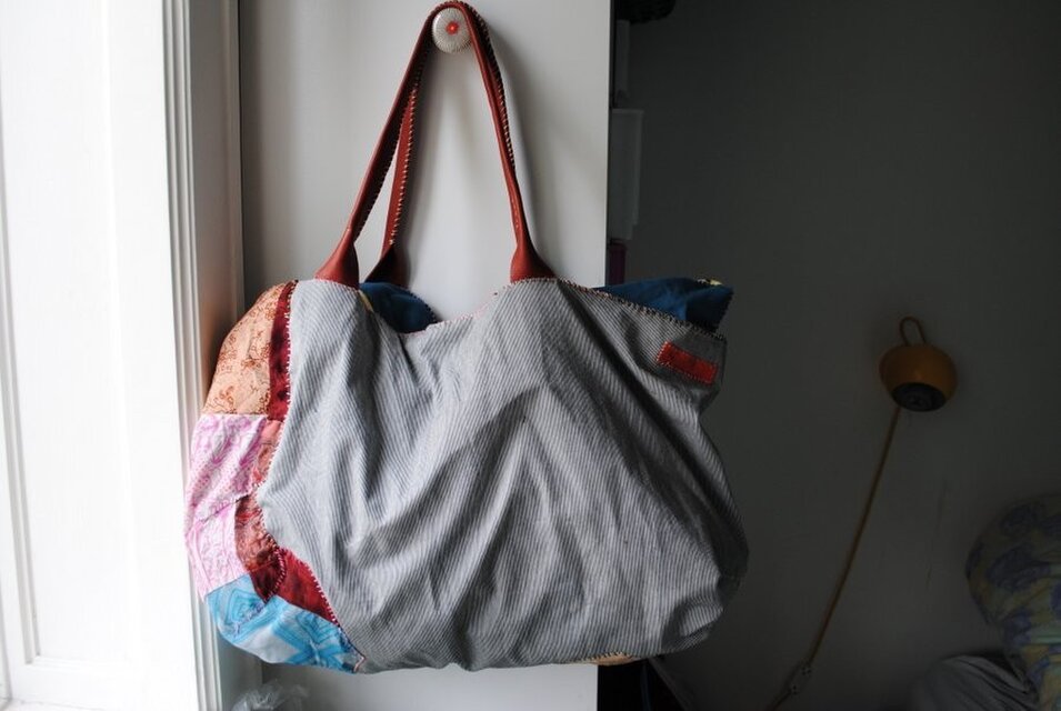 114932696　バッグ