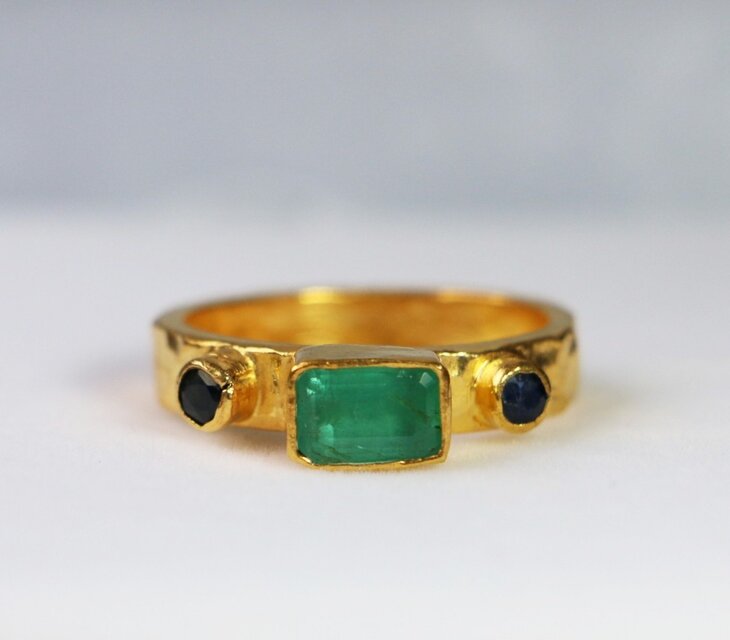 古代スタイル＊エメラルド　指輪＊ 8.5号　スターリングシルバー（ゴールド）