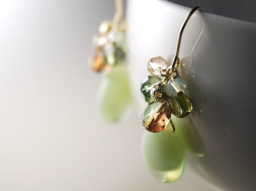 チェコ・フラットドロップにいろいろじゃらじゃらピアス 2017春緑-2