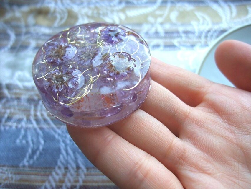 フローティングフラワーのオルゴナイト *スーパーセブン＆アメトリン