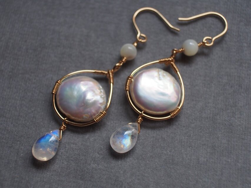 14kgf まんまるコインパール＆レインボームーンストーンピアス k14gf