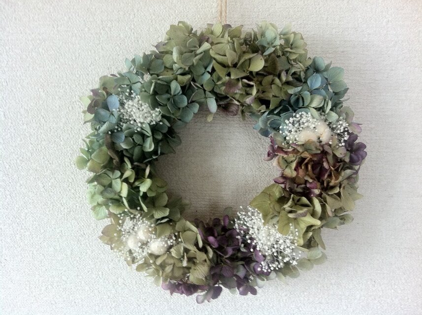 《送料無料》[再販]あじさいと白いお花のリース