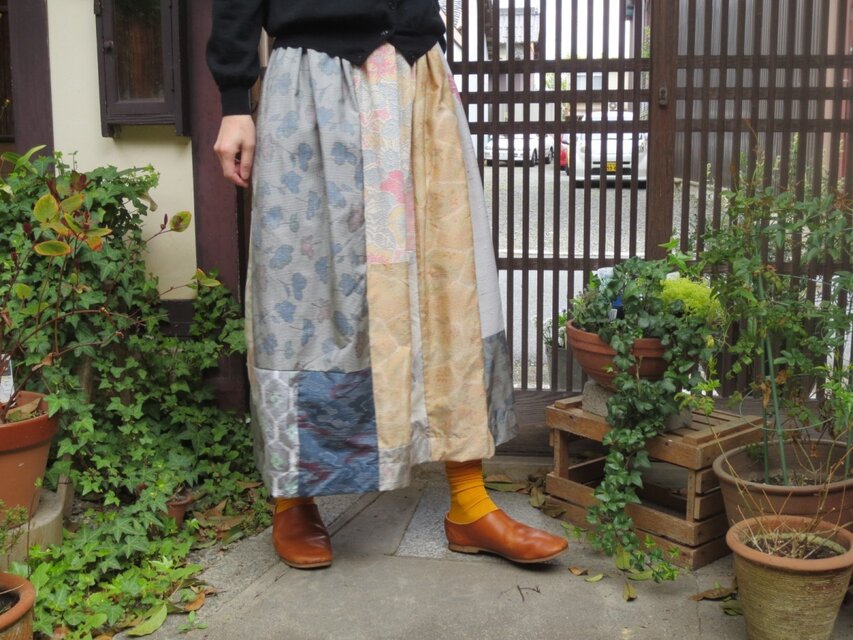 着物リメイクスカート☆白系大島等カラフルパッチで大人ロング85