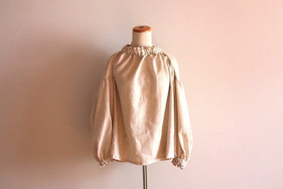 新作　春のシャーリングネックプルオーバー