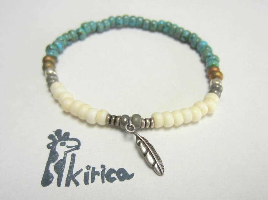 ブルーピカソの羽チャームブレスレット