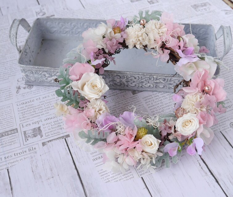 白バラのピンクリース