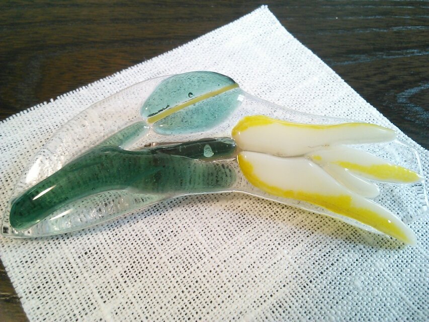 ガラスのブローチ（チューリップ）