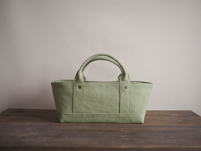 ＊受注制作＊蓋付きしかくトート　よこなが（ウォッシュグリーン）