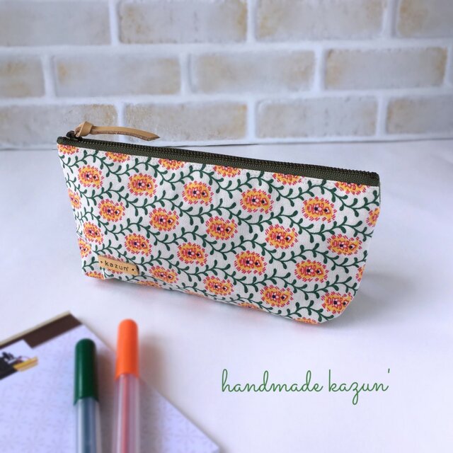 ラスト１点！大きめペンケース・内ポケット付（USA生地・オンレンジ花柄）