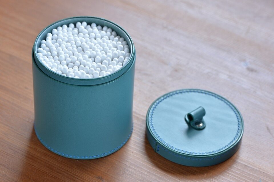 綿棒ケース | iichi 日々の暮らしを心地よくするハンドメイドや