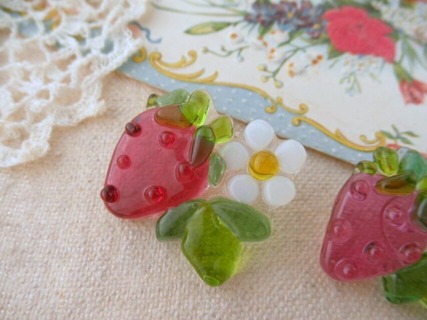 オーダー品＊いちごのヘアゴム・パーツ✿ピンク＆ルビー | iichi 日々