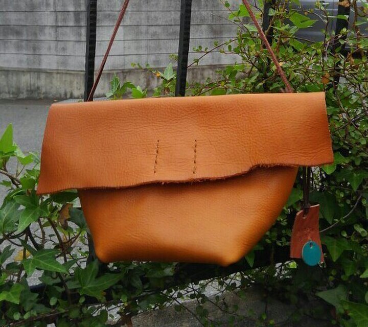 コロンとしたお散歩ミニポシェット