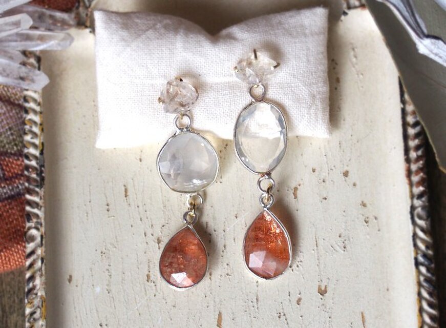 サンストーンとダイヤモンドクォーツのピアス