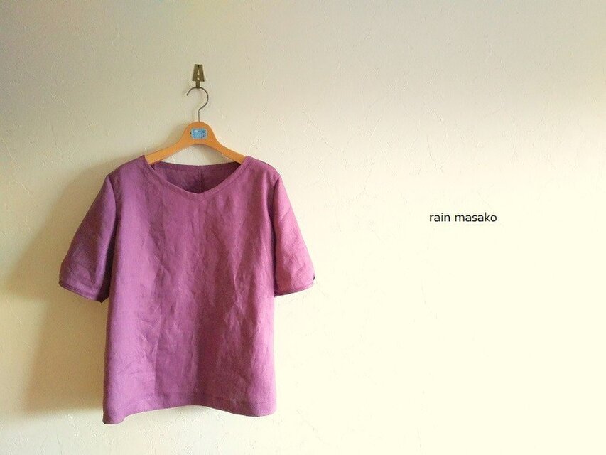 リネンのゆるｖネック布帛Ｔシャツ＊パープルローズ