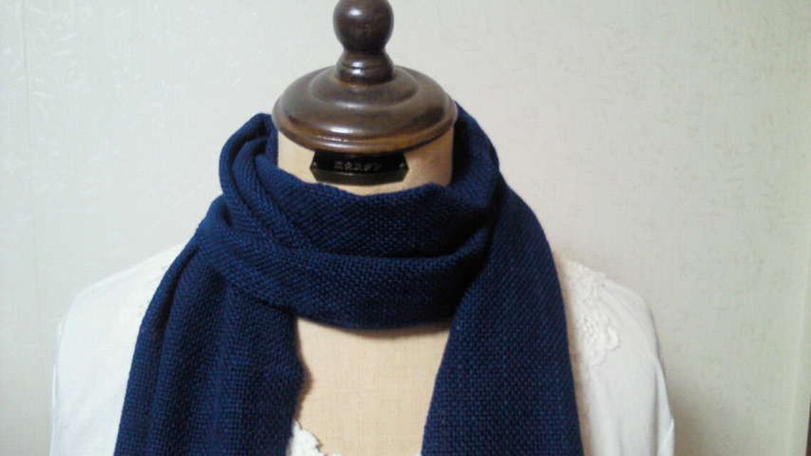 木綿100％手織りストール（藍染め）