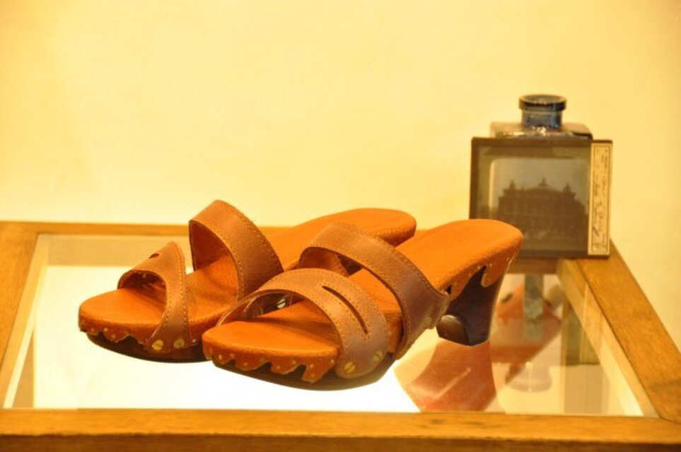 レディース木靴サンダル＜セパレートアメーバ＞