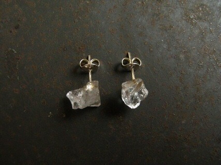 クオーツ　ピアス　４