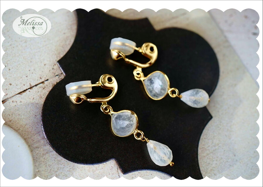 ムーンストーンのダブルイヤリング