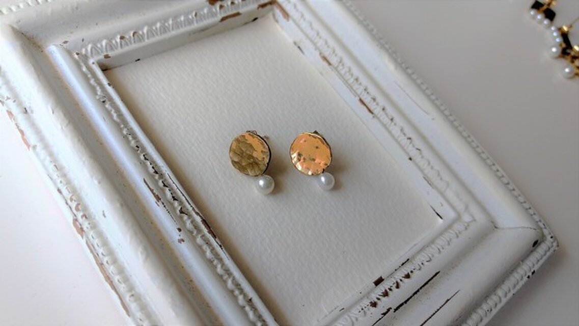 真鍮と淡水パールのピアス（ミニサークル）