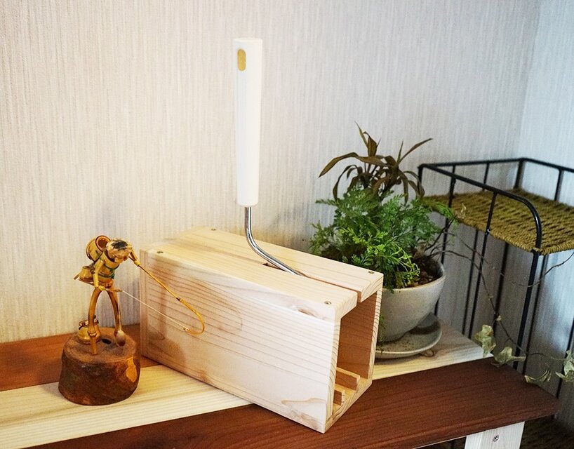 コロコロBOX（粘着カーペットクリーナー用木製BOX）