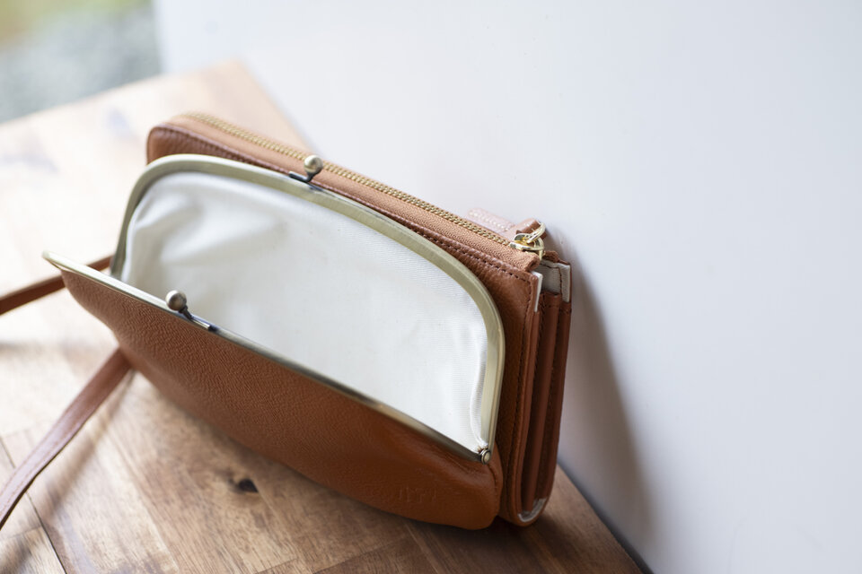 お財布ショルダー キャメル がま口 スマホ財布 姫路レザーaw-17nns