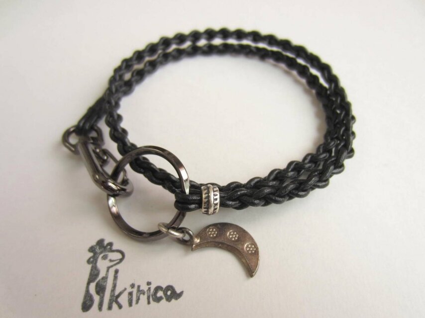 黒革紐のウォレットチェーン（シルバーの月）