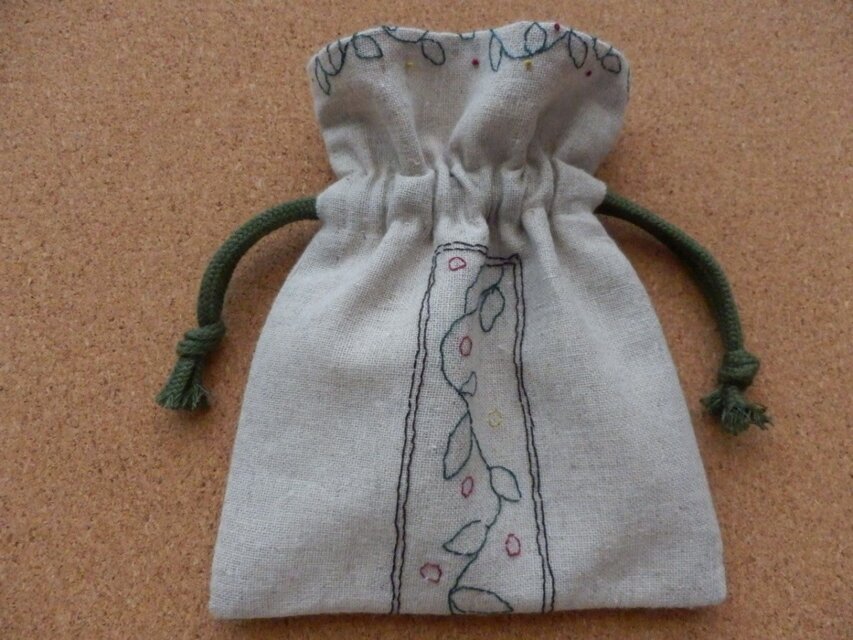 ポーチ・　葉っぱ