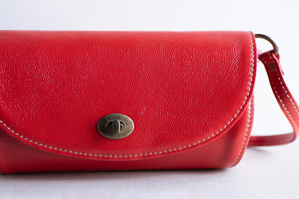 ●●専用出品●● 受注生産の作品です。 改良版』姫路レザー コロンと丸いショルダーバッグ シュリンクレザー