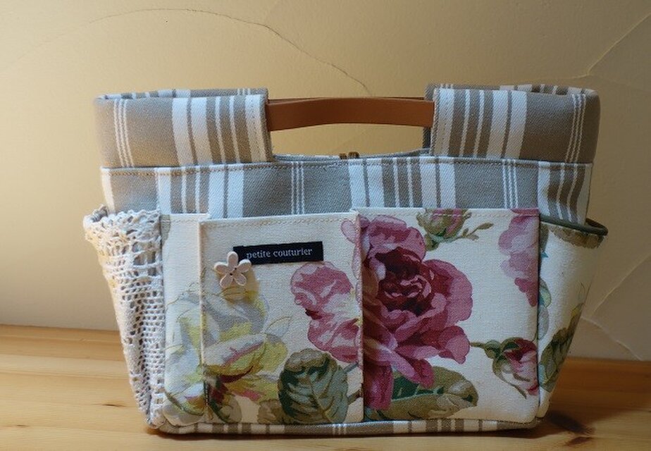 y様ご依頼品：インしたくないバッグインバッグ（イギリス花柄×ティッキングストライプA）