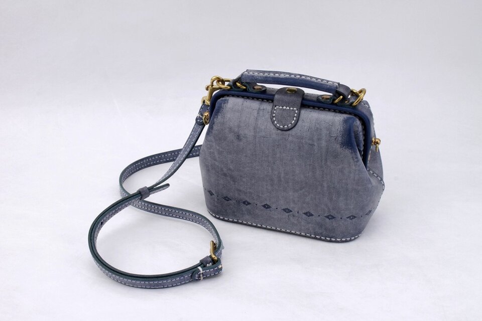 【切線派】がま口 本革手作りのレザーショルダーバッグ 総手縫い　手持ち 肩掛け 2WAY 鞄