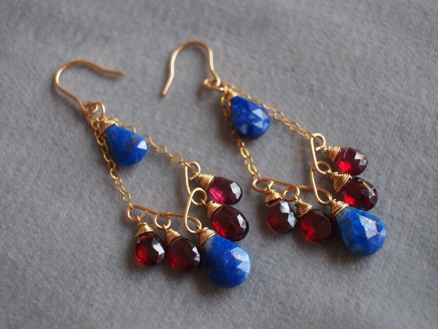 14kgf 群青のラピスラズリと深紅のガーネットシャンデリアピアス k14gf