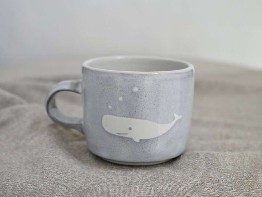 くじらのマグカップ | iichi 日々の暮らしを心地よくするハンドメイド