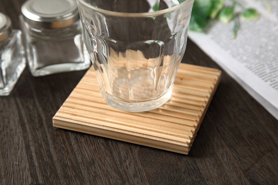 KATOMOKU 岐阜県の山で採れたコースター ４枚組 ナチュラル km-17NA