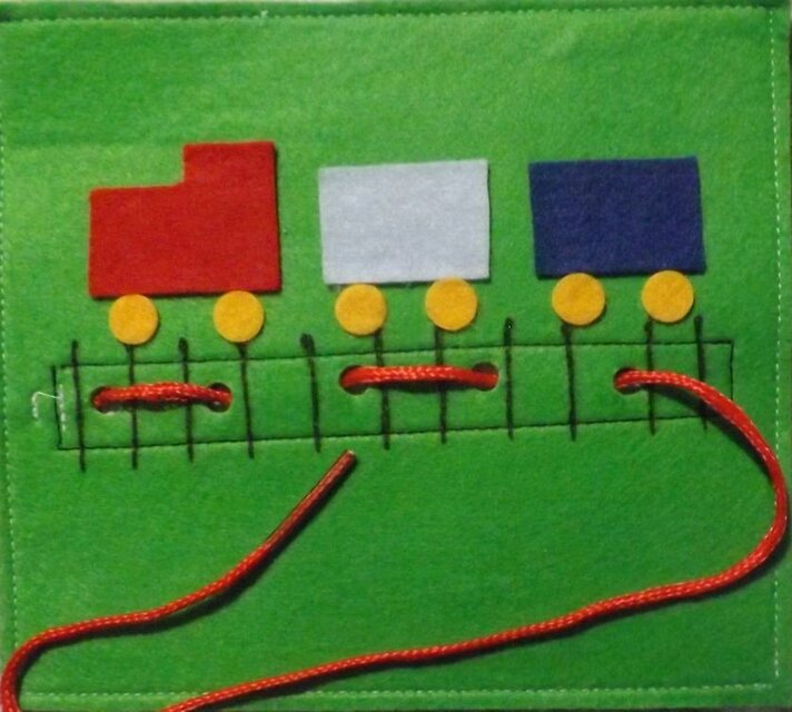 初めての　ひも通しのおけいこ（汽車ポッポ）