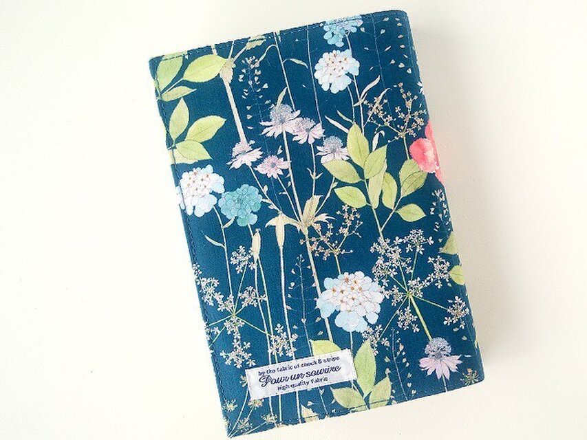 リバティ 文庫 ブックカバー イルマ ネイビー