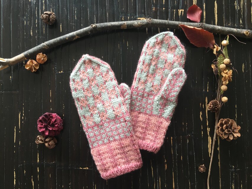 レトロ小花のミトン【チェリーミント】