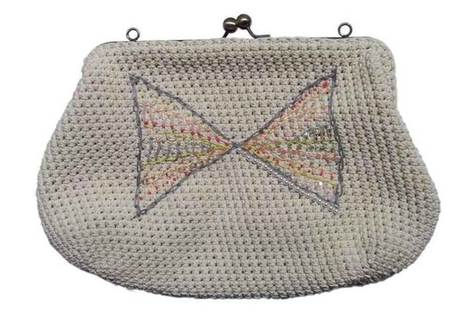 リボンのハンドバッグ