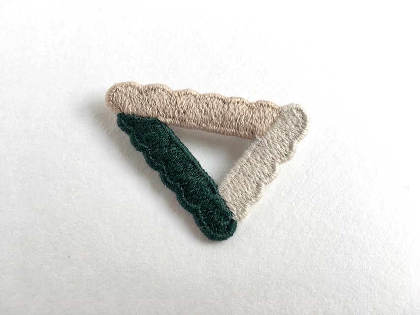 naminamiさんかく ベージュ・白・緑