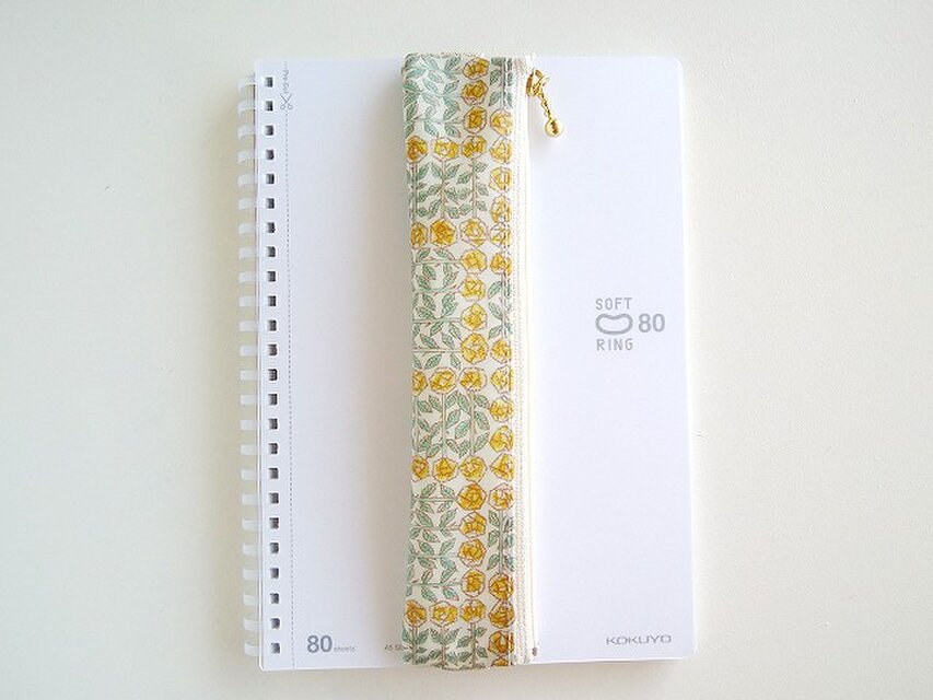 リバティ ペンケース（バンド付A5用）スリーピングローズ 黄