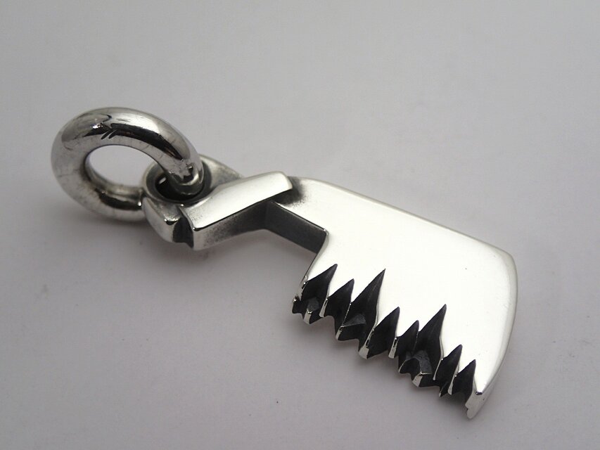 ノコギリペンダント　工具のペンダント　のこぎり　鋸