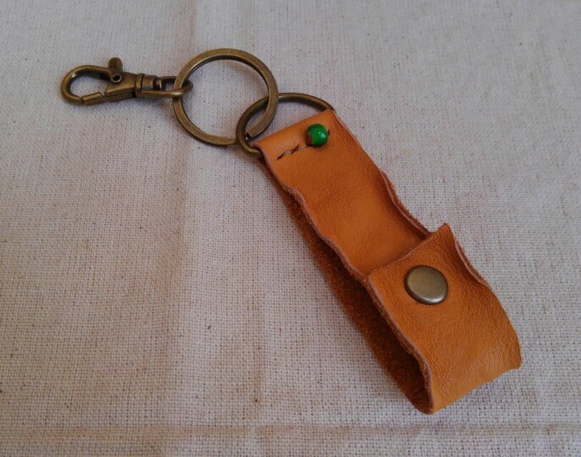 イエローキャメル　キーホルダー　グリーン