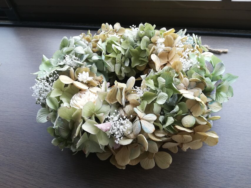 《送料無料》[再販]あじさいと白いお花のリース