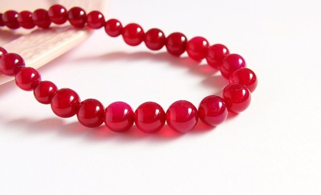 チェリーカルセドニー　グラデーション　ネックレス