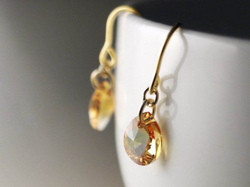 スワロのしずくピアス　クリスタルサンシャイン