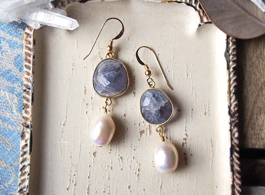 サファイアとパールのピアス