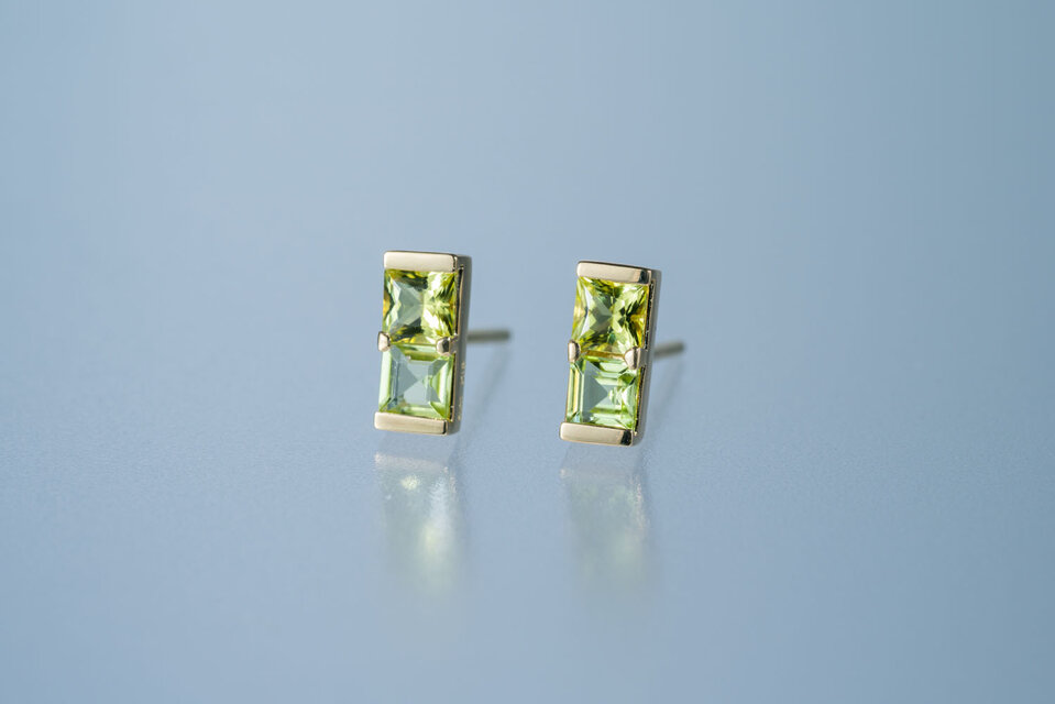 ペリドットとトルマリン飴ピアス