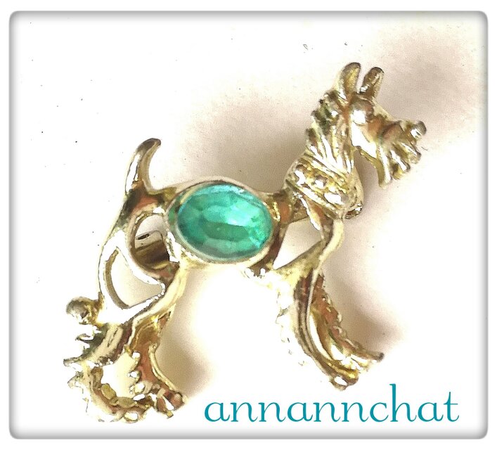 【アメリカ製　ビンテージ　シュナウザー（犬）の　ブローチ】ラインストーン