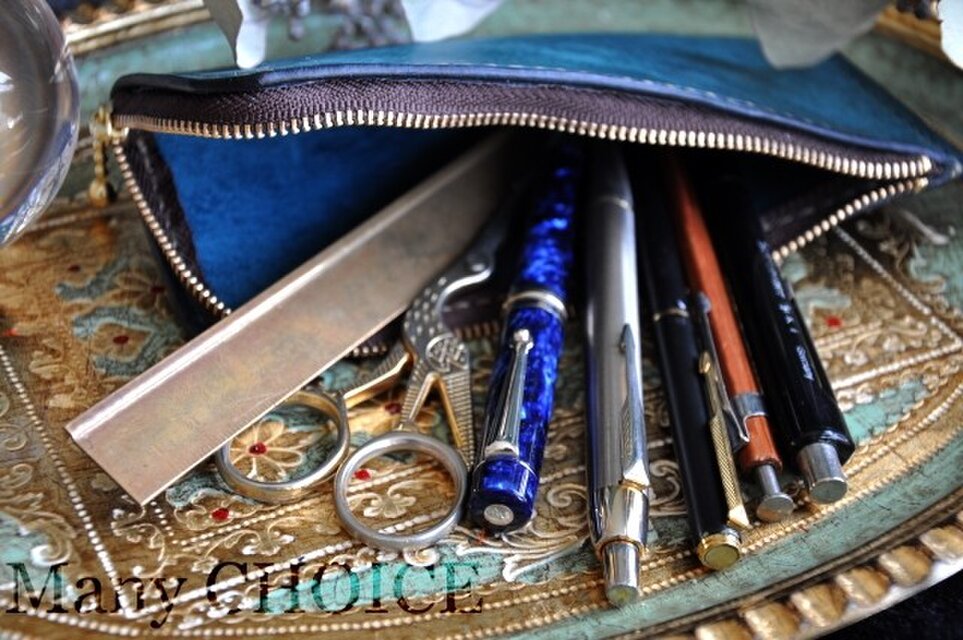 イタリアンレザー・革新のプエブロ・L型ペンケース（オルテシア）