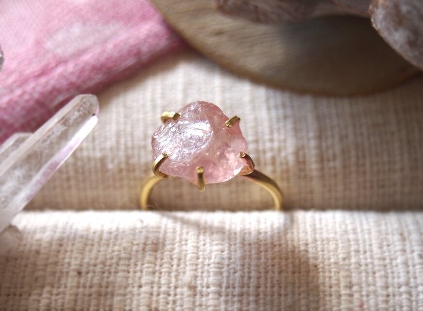[一点物]原石のローズクォーツのリング
