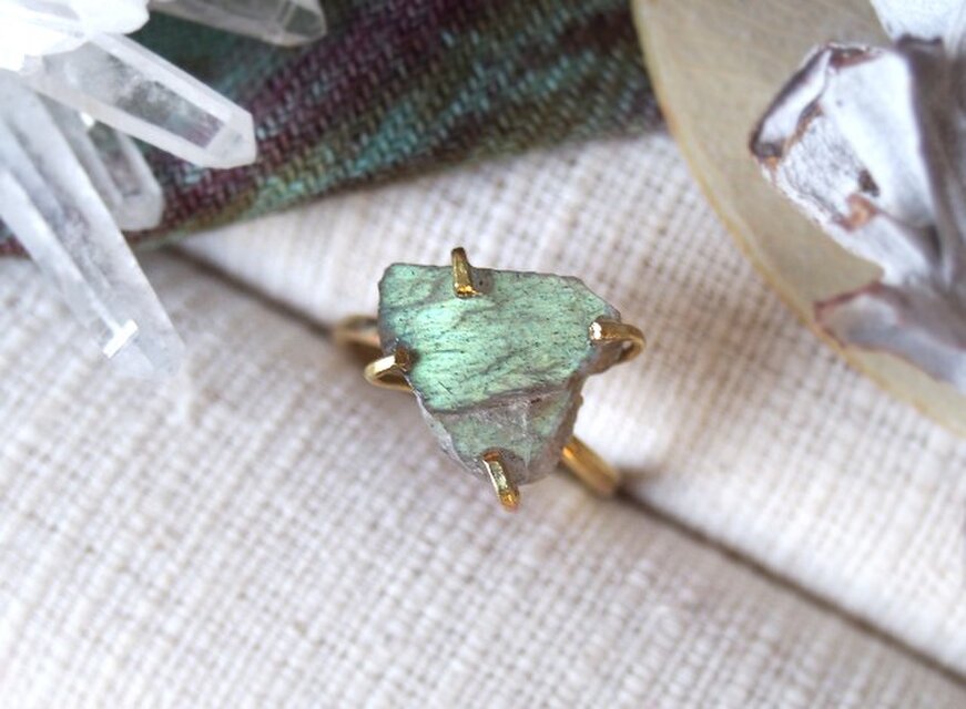 [一点物]原石のラブラドライトのリング